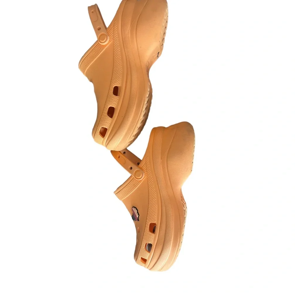 🍊 Classic Bae Clog - Size 9 women’s